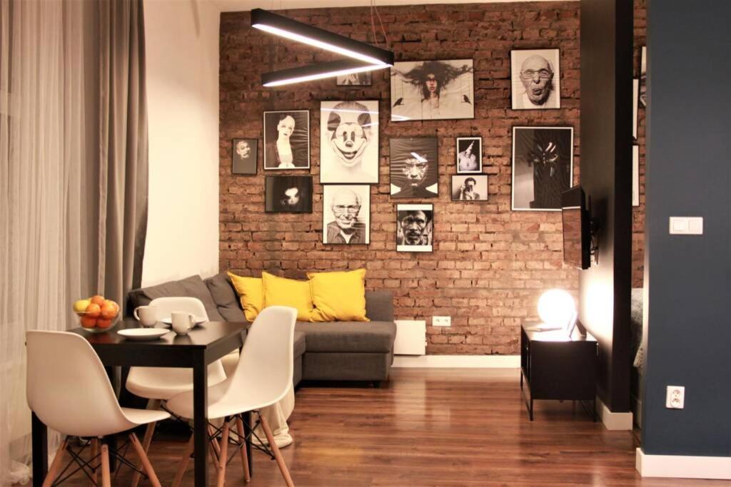 Апартаменты Unique Brick 5 - Old Town & Market Square Краков Экстерьер фото