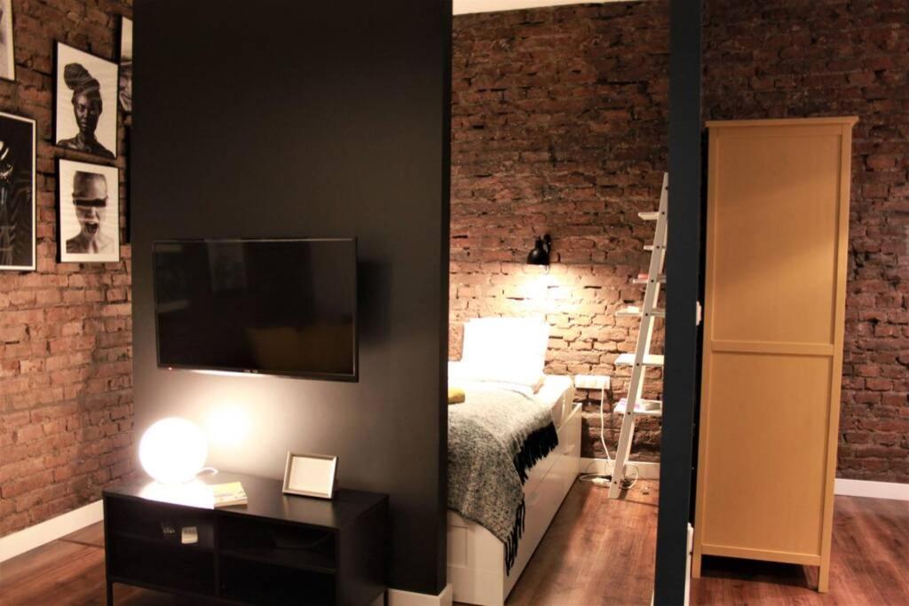 Апартаменты Unique Brick 5 - Old Town & Market Square Краков Экстерьер фото